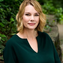 fiona davis